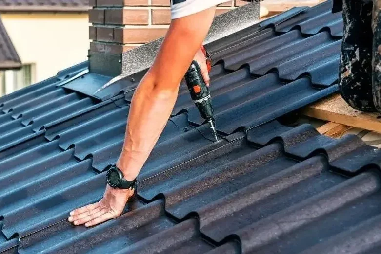 featured-image-metal-roofing-cost.jpeg-2-e1678434884320